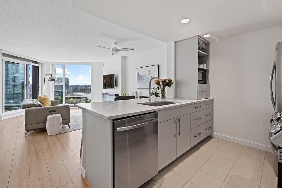 1207 455 Beach Crescent Vancouver, BC - 6