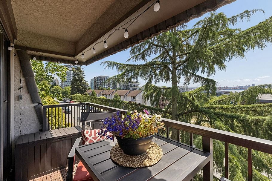 304 252 W 2nd Street North Vancouver, BC - 15