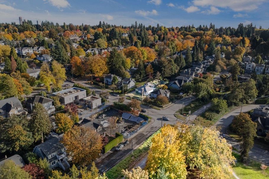 1830 W 33rd Avenue Vancouver, BC - 3