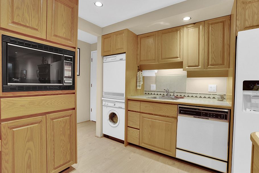 104 1424 Walnut Street Vancouver, BC - 13