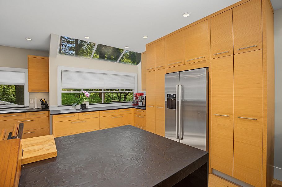 20 1900 Indian River Crescent North Vancouver, BC - 9