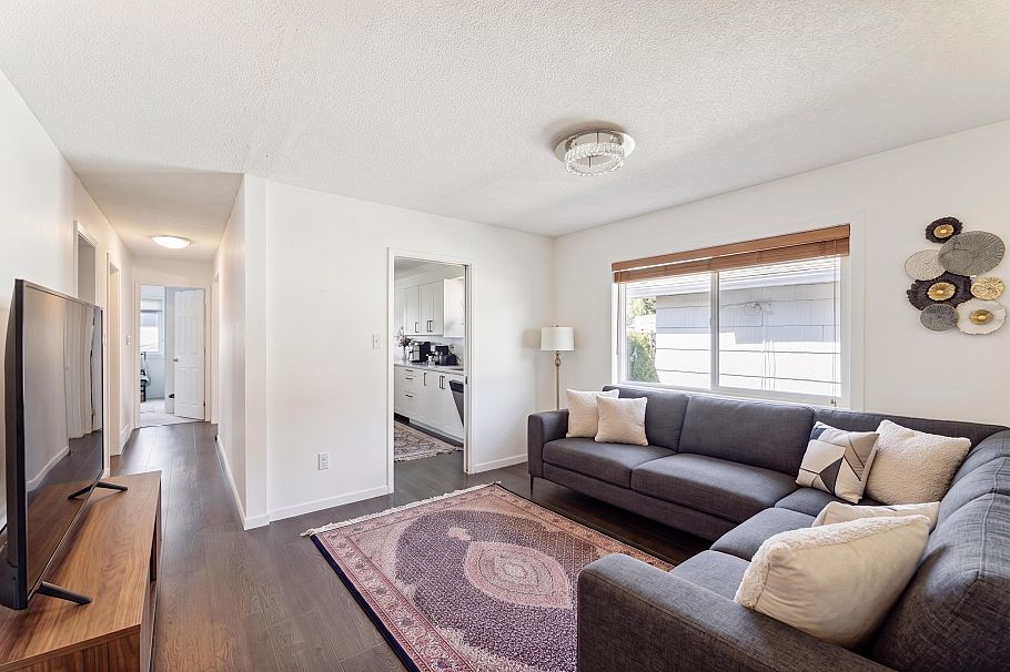 1949 Mahon Avenue North Vancouver, BC - 10