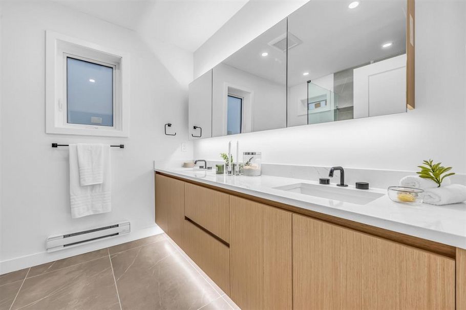 1016 W 52nd Avenue Vancouver, BC - 13