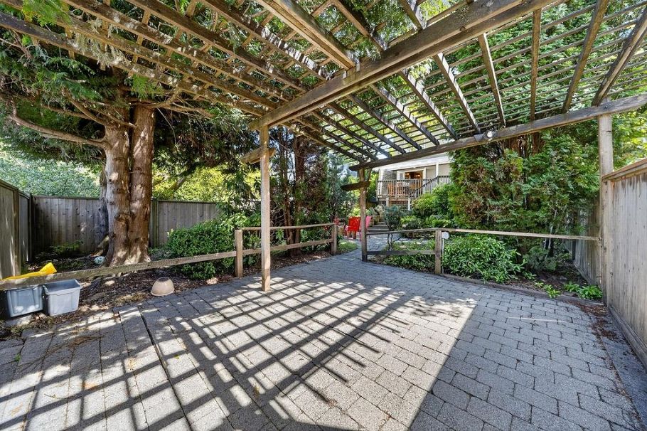 4549 W 12th Avenue Vancouver, BC - 6
