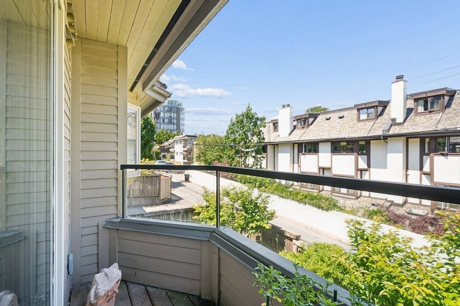 2419 W 1st Avenue Vancouver, BC - 25