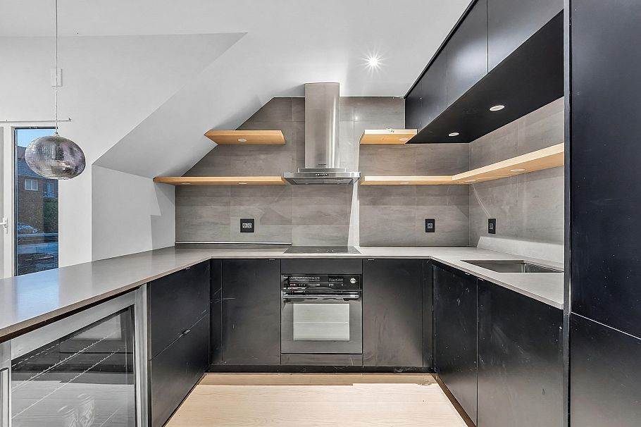 265 E Keith Road North Vancouver, BC - 23