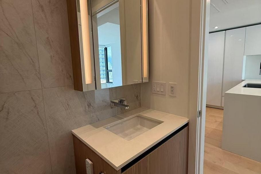 907 135 13th Street E North Vancouver, BC - 26