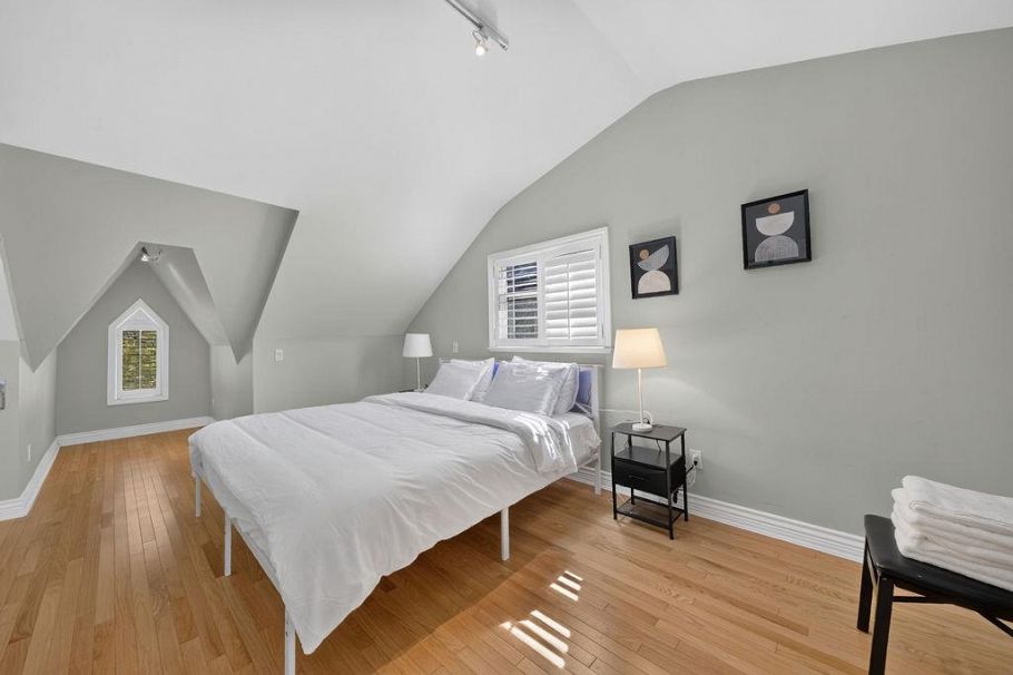 4549 W 12th Avenue Vancouver, BC - 32