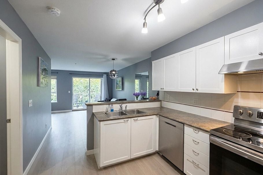 208 5355 Boundary Road Vancouver, BC - 11