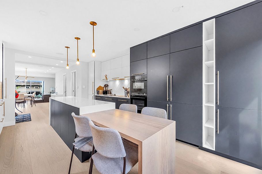 265 E Keith Road North Vancouver, BC - 2