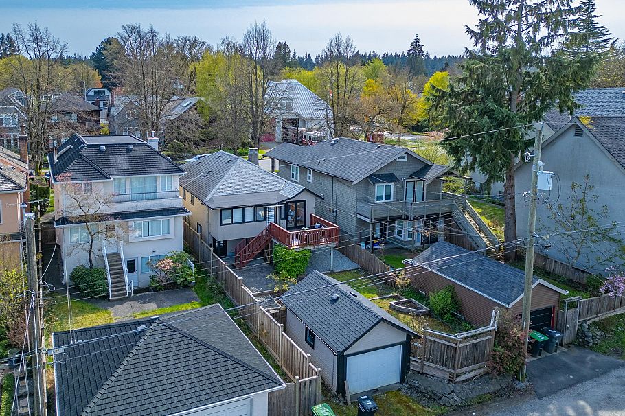 4377 W 12th Avenue Vancouver, BC - 36