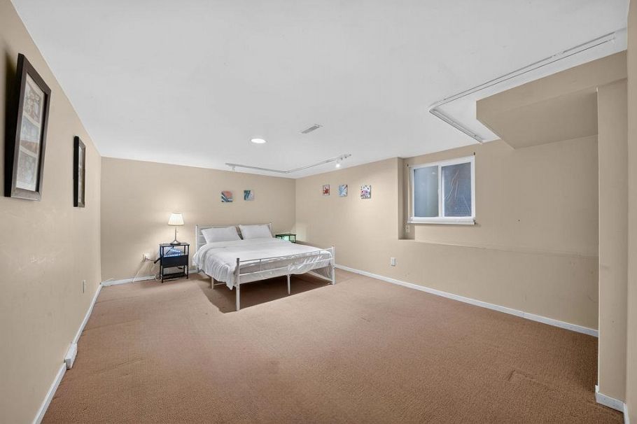 4549 W 12th Avenue Vancouver, BC - 11