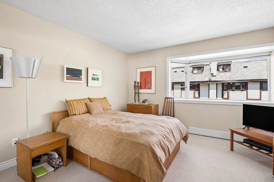 2419 W 1st Avenue Vancouver, BC - 2