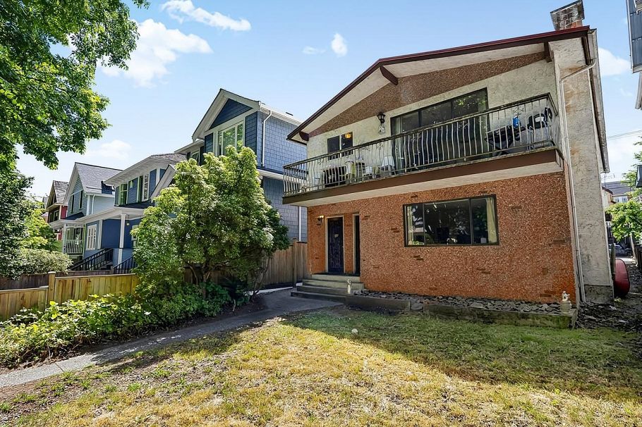 442 E 10th Avenue Vancouver, BC - 1
