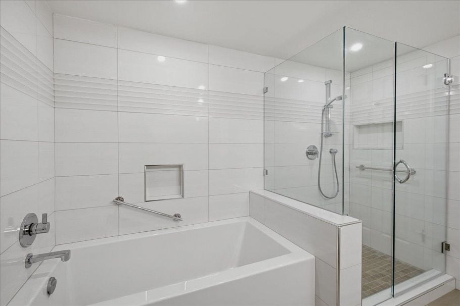 308 5880 Hampton Place Vancouver, BC - 12