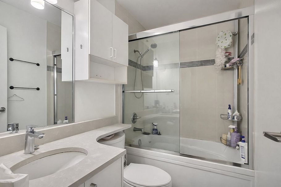 6878 Arlington Street Vancouver, BC - 16