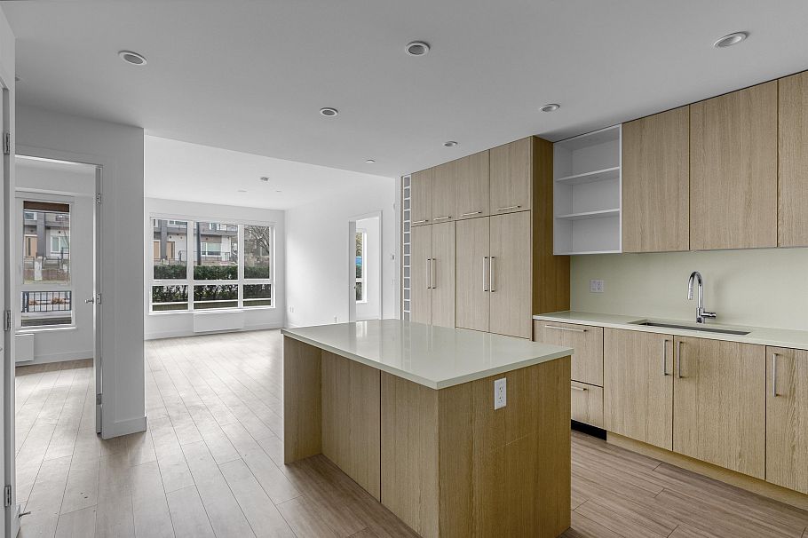 102 747 E 3rd Street North Vancouver, BC - 17
