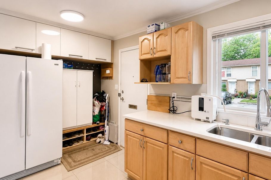 6878 Arlington Street Vancouver, BC - 4