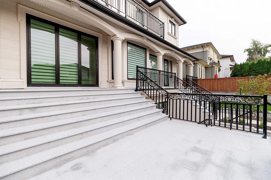 1196 W 48th Avenue Vancouver, BC - 35