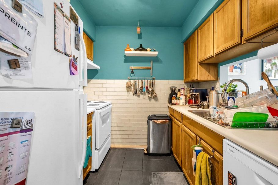 1330 W 7th Avenue Vancouver, BC - 23