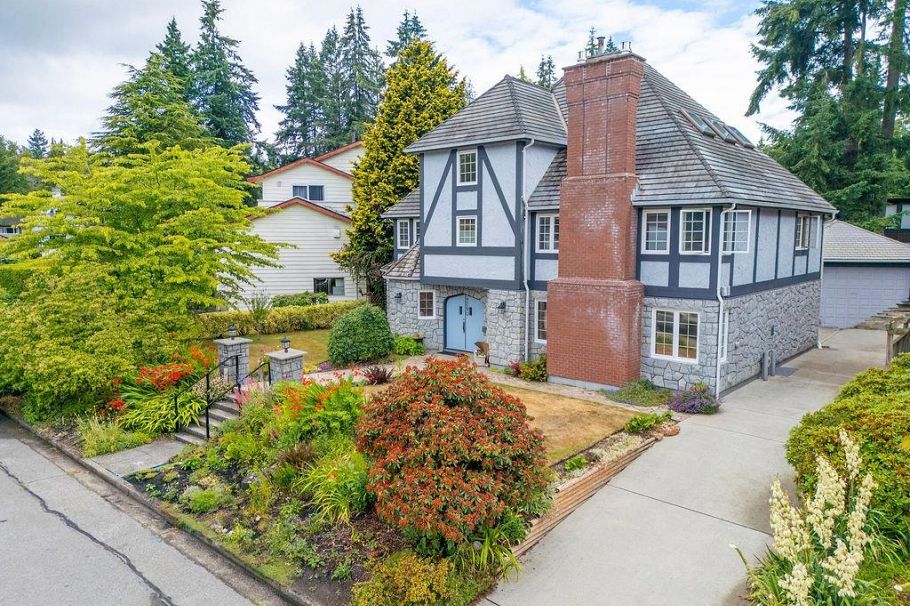 4290 Kevin Place Vancouver, BC - 1
