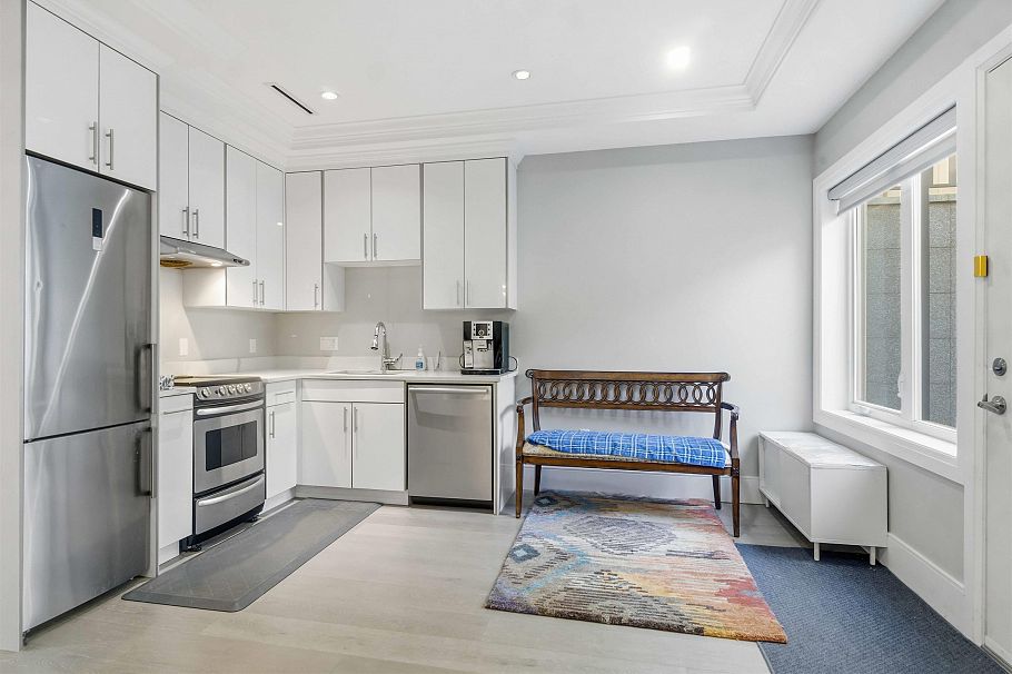 3537 W 18th Avenue Vancouver, BC - 10