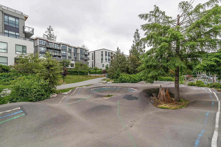 102 747 E 3rd Street North Vancouver, BC - 3