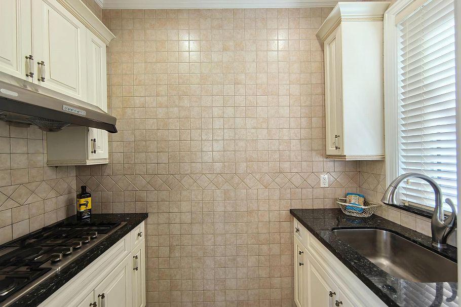 3575 W 23rd Avenue Vancouver, BC - 10