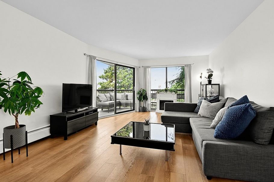 330 1844 W 7th Avenue Vancouver, BC - 1