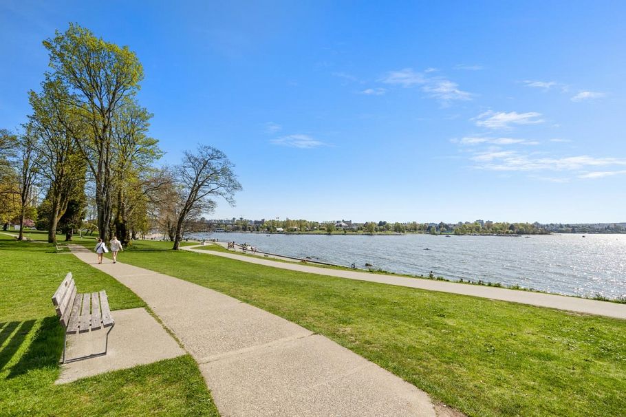 204 1565 Burnaby Street Vancouver, BC - 21