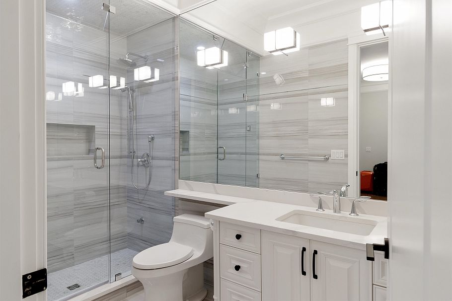 1196 W 48th Avenue Vancouver, BC - 34