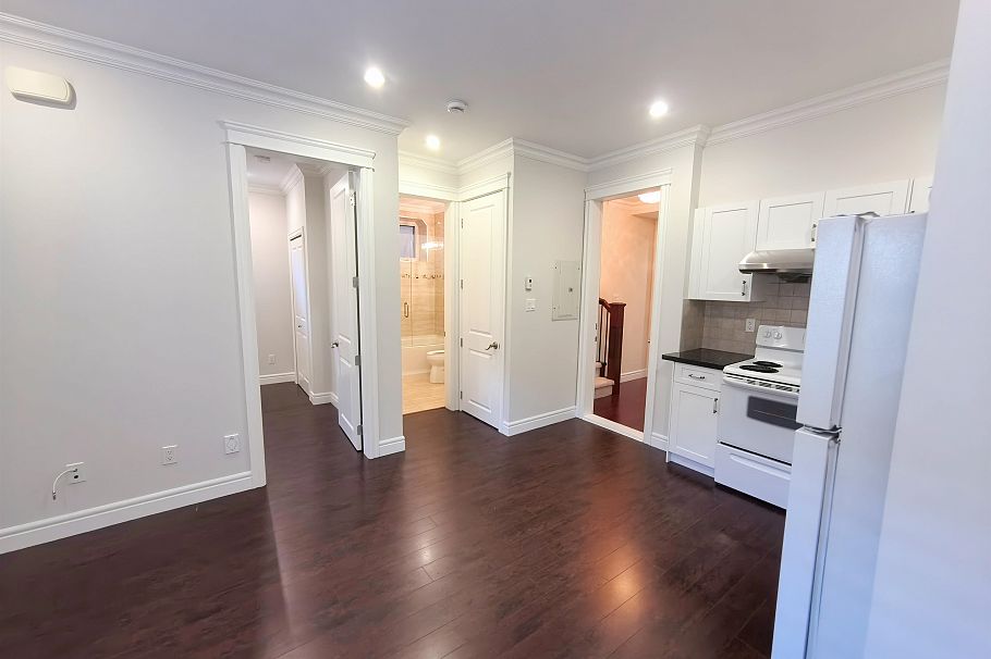 3575 W 23rd Avenue Vancouver, BC - 27