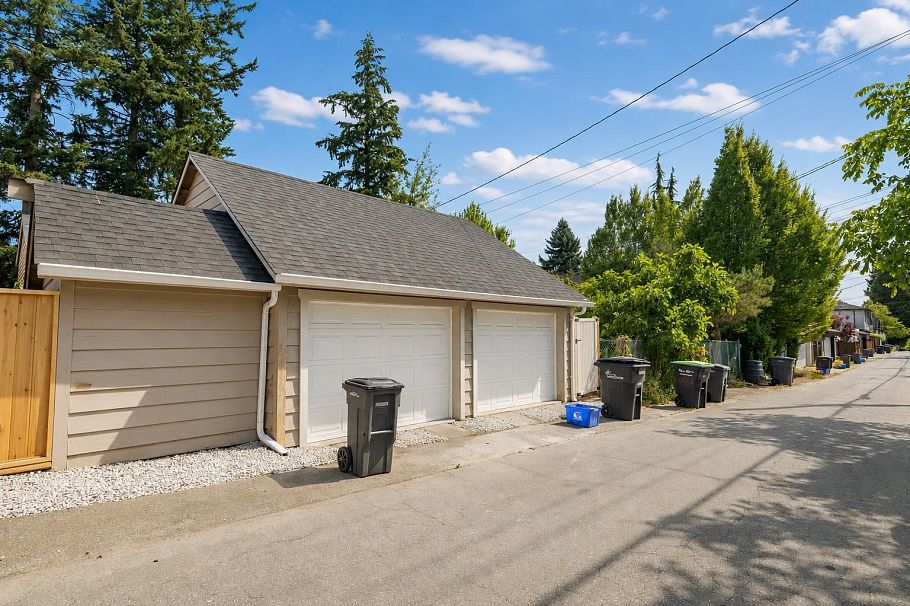 3870 W 17th Avenue Vancouver, BC - 18