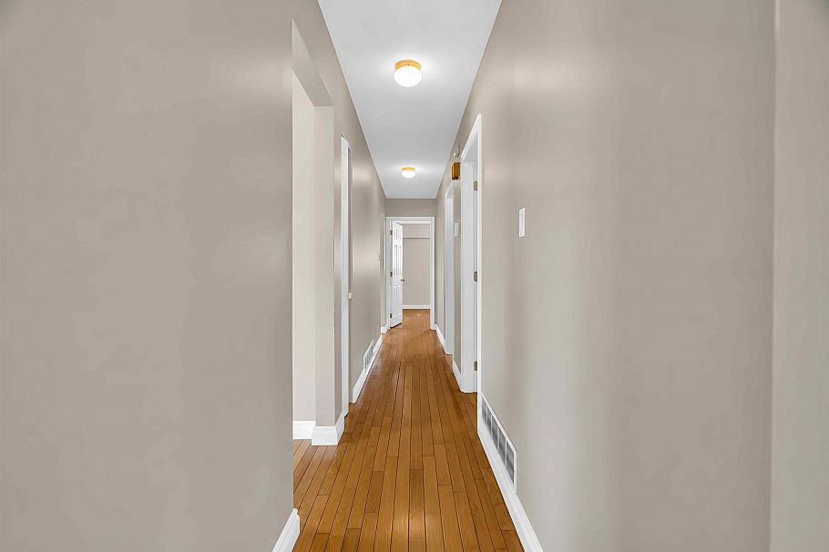 1020 E King Edward Avenue Vancouver, BC - 23