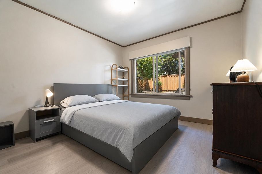 3870 W 17th Avenue Vancouver, BC - 9
