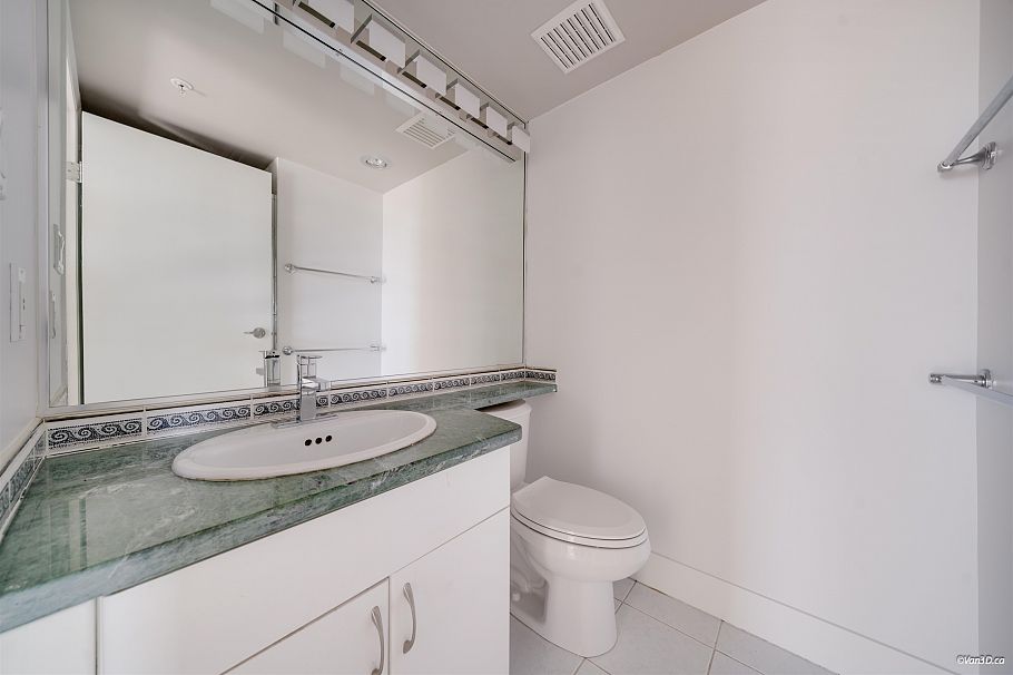 2206 1201 Marinaside Crescent Vancouver, BC - 13