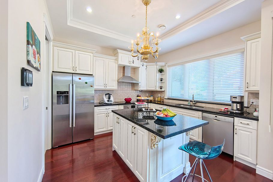 3575 W 23rd Avenue Vancouver, BC - 9