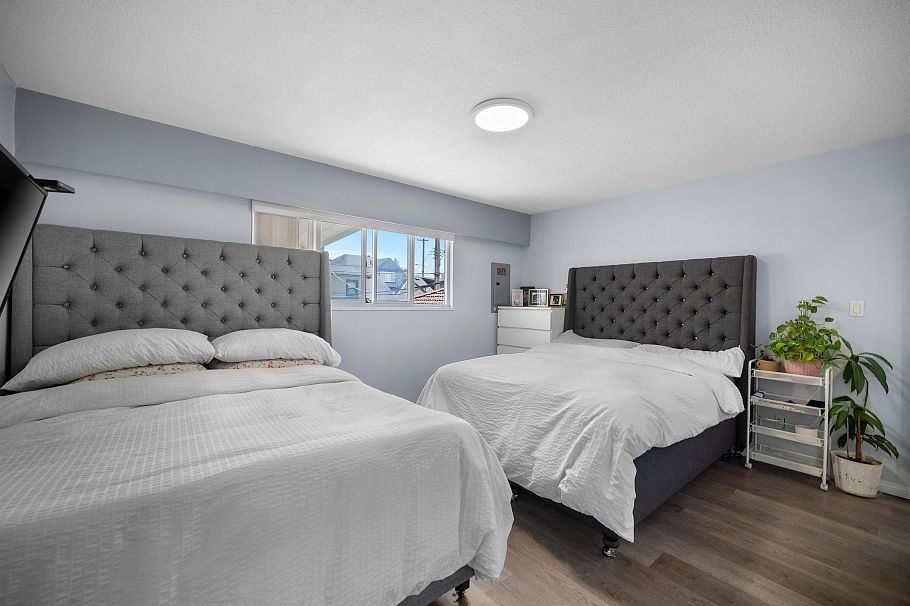7238 Stirling Street Vancouver, BC - 10