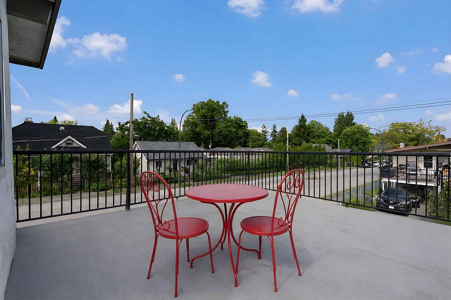 1020 E King Edward Avenue Vancouver, BC - 16
