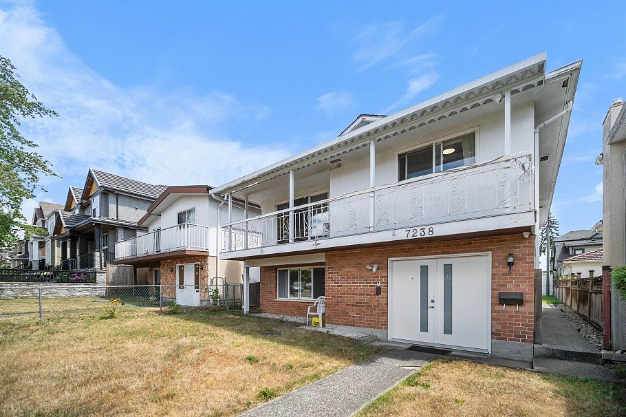 7238 Stirling Street Vancouver, BC - 2