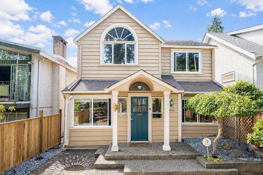 3870 W 17th Avenue Vancouver, BC - 1
