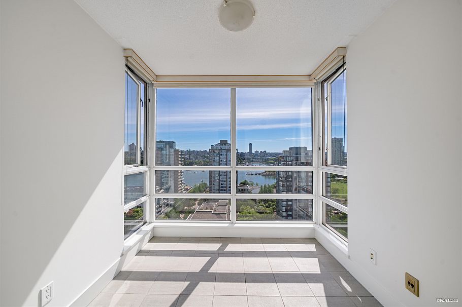 2206 1201 Marinaside Crescent Vancouver, BC - 7