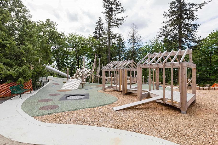 102 747 E 3rd Street North Vancouver, BC - 1