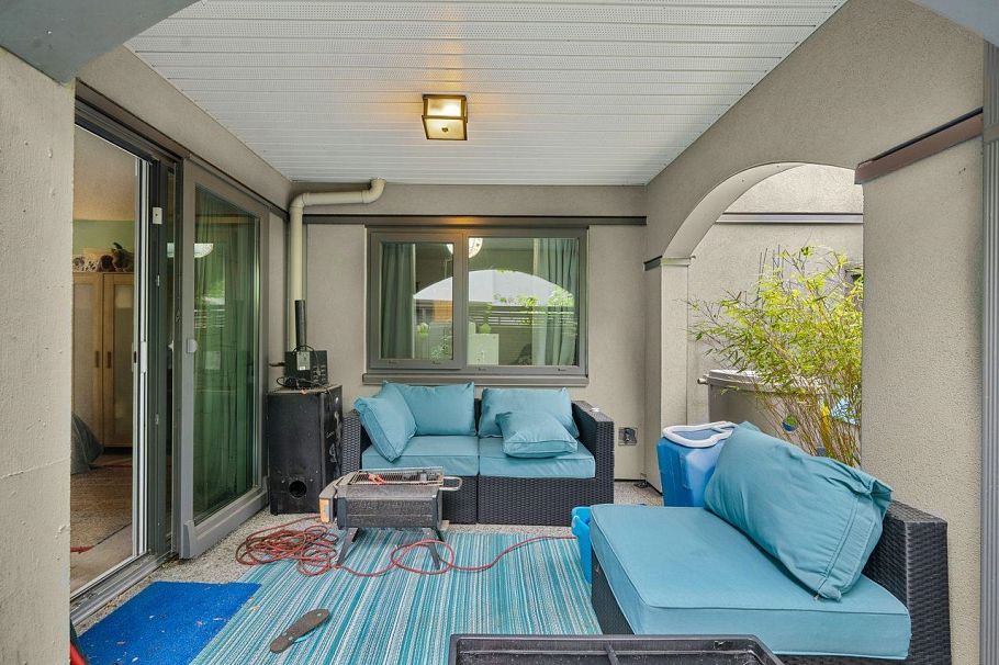 1330 W 7th Avenue Vancouver, BC - 3