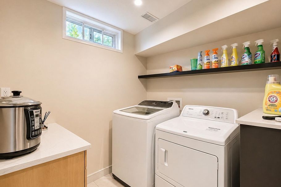 6878 Arlington Street Vancouver, BC - 20