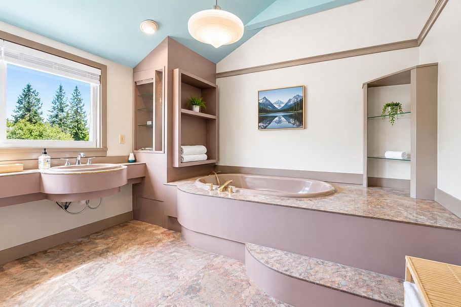 3870 W 17th Avenue Vancouver, BC - 12