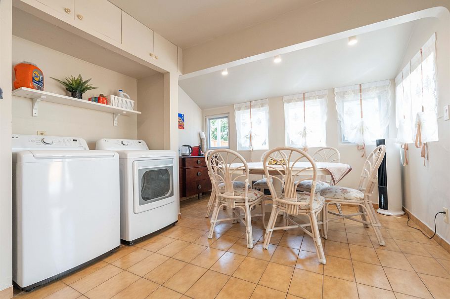3870 W 17th Avenue Vancouver, BC - 6