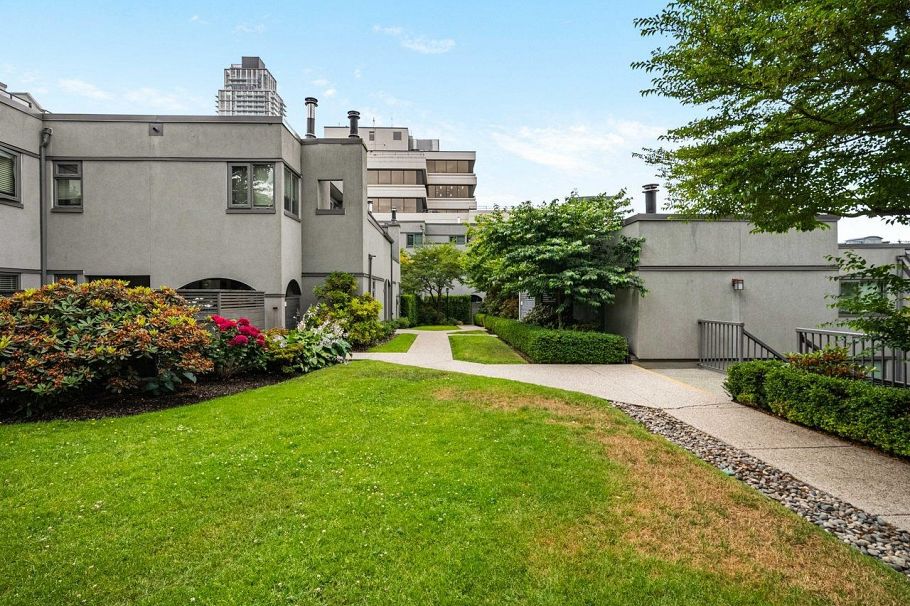 1330 W 7th Avenue Vancouver, BC - 29