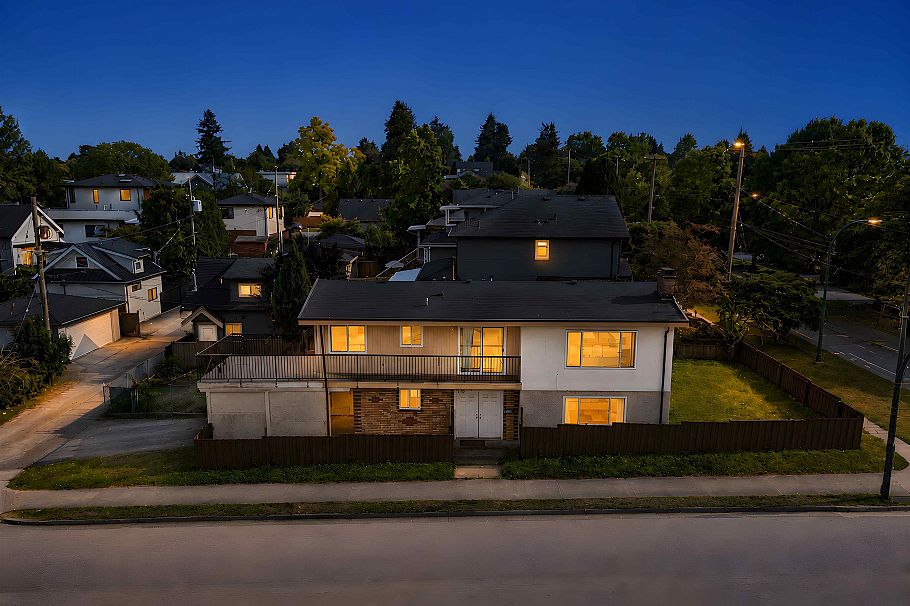 1020 E King Edward Avenue Vancouver, BC - 2