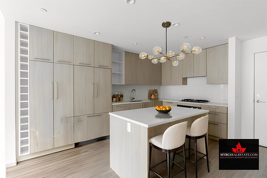 102 747 E 3rd Street North Vancouver, BC - 9